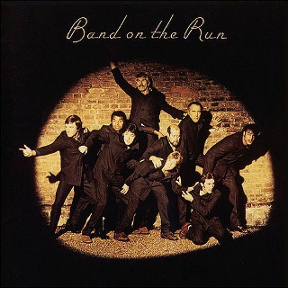 Wings band on the run (320x320)